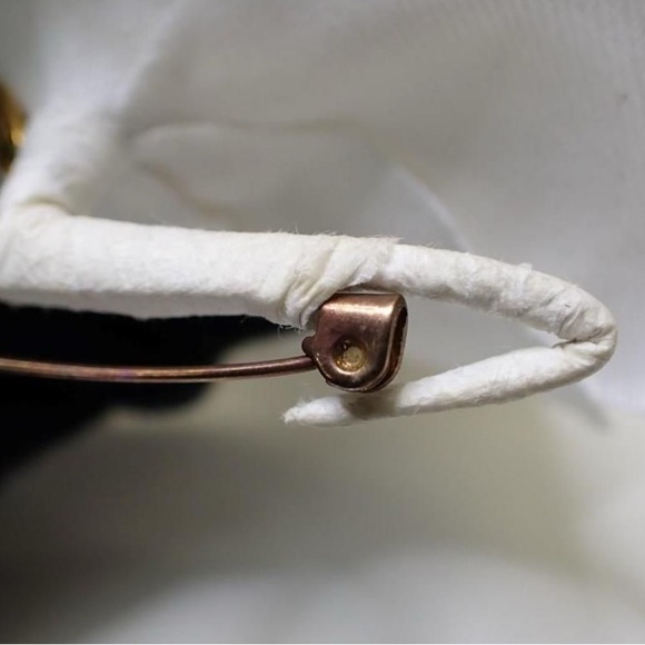Authentic Chanel Pinned Runway Corsage Brooch - Picture 6 of 7